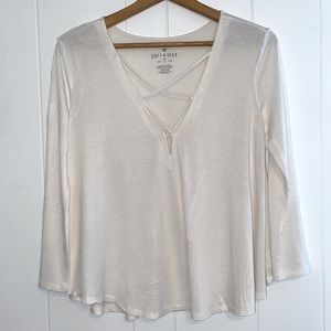 AMERICAN EAGLE SOFT & SEXY TOP - MEDIUM